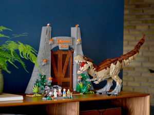 LEGO Jurassic Park Welcome Gate Building Set