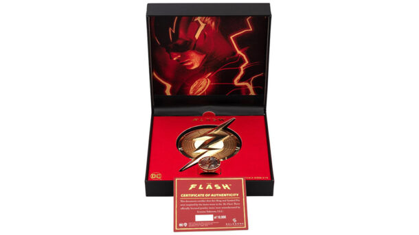 DC COMICS THE FLASH COLLECTOR'S BOX SET - The Pop Insider