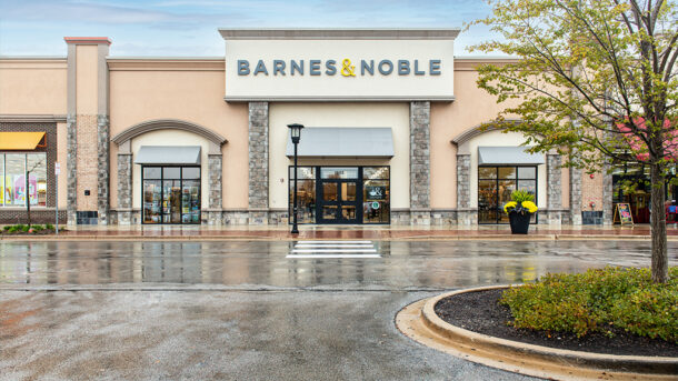 Barnes & Noble Goes Beyond The Book And Becomes A Destination For ...