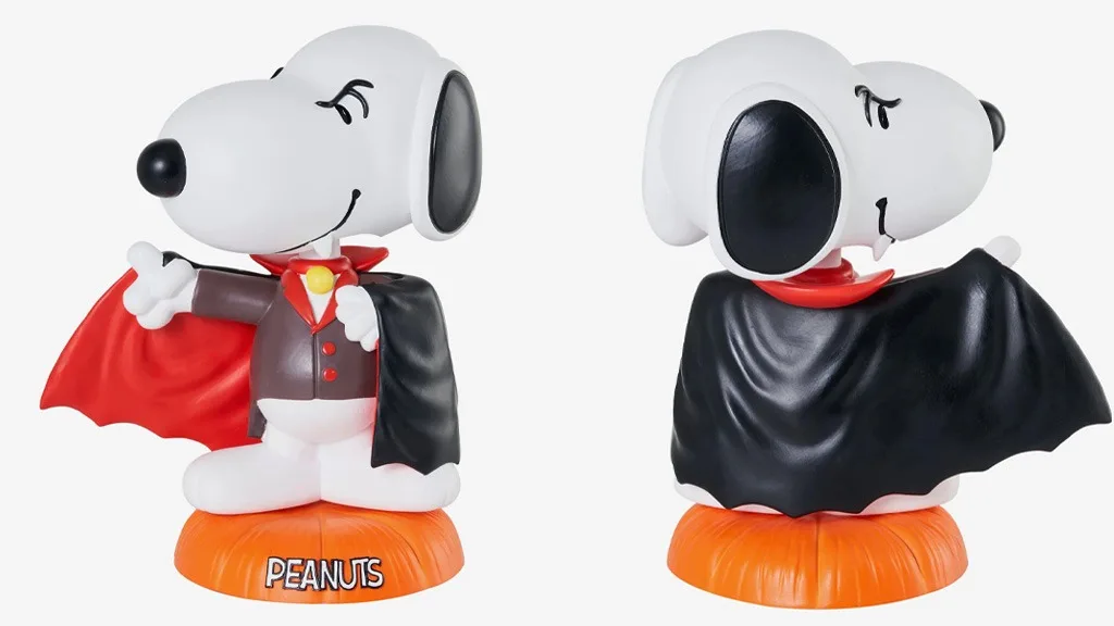 Foco Releasing Peanuts Snoopy Halloween Bobblehead