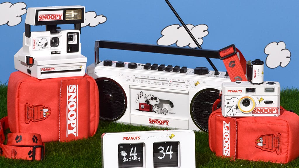 Snoopy Monitor Tech Snoopy Takes Over Retrospekt Vintage-Inspired Tech Collection - The Pop ...